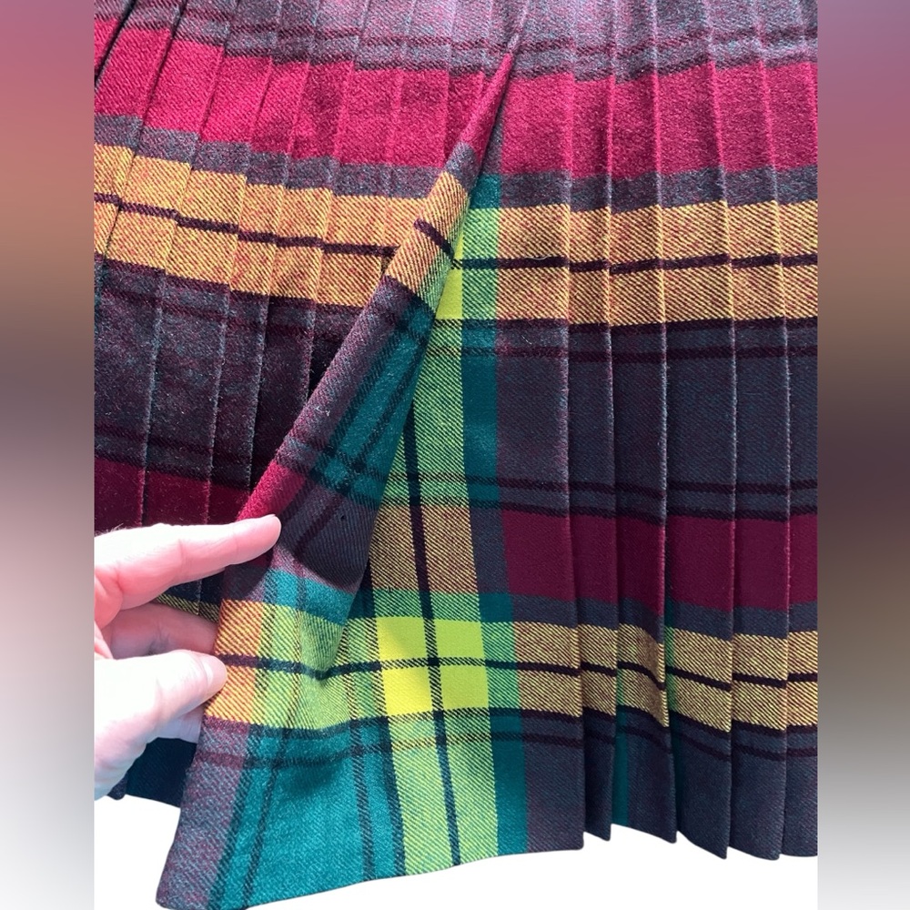 Gorgeous Heavy Scottish Plaid Kilt - Picture 6 of 11